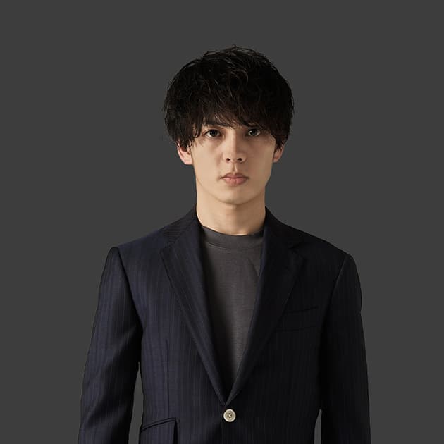 真剣な表情の男性社員のポートレート写真